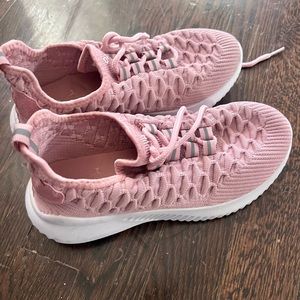 Girls Danskin Sneakers-size 3